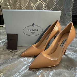 Prada - Calzature Vernice St Saffiano Cammeo - Size 39.5 brand new - beige heels